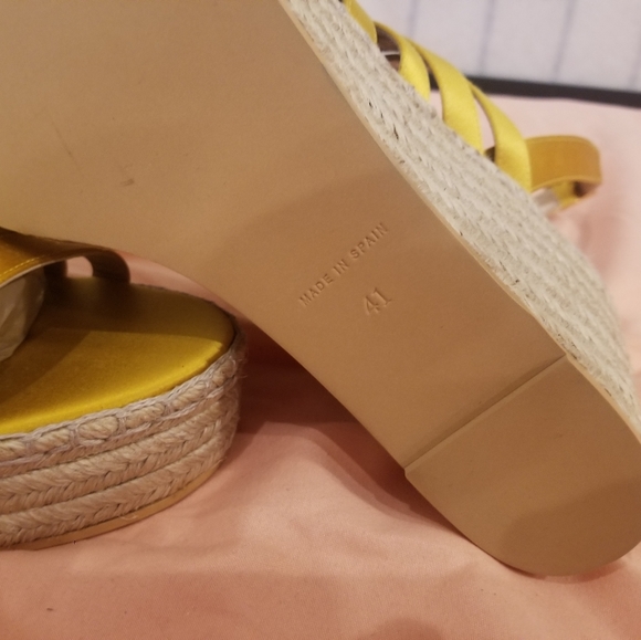 Barneys New York  Wedges - Picture 5 of 6